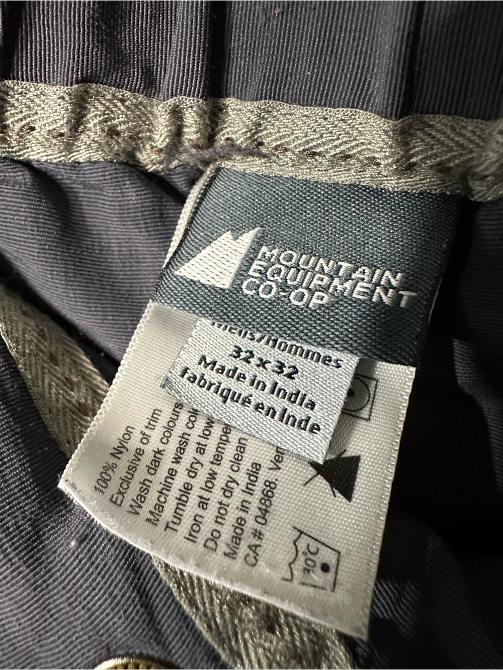 🍁 MEC Gray Zip-off Convertible Cargo Pants, UPF 50+ and Waterproof - Picture 5 of 8